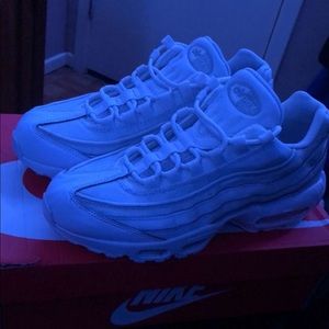 I am selling the Nike Air Max 95 Essential they are all white , size 9 in mens
